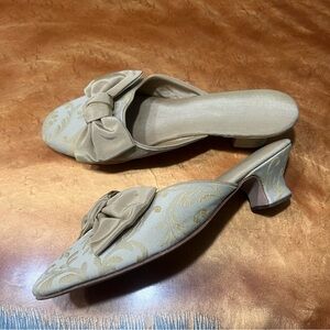 Olivia Rose Tal Jacquard Floral fabric Bow Kitten heel slippers leather